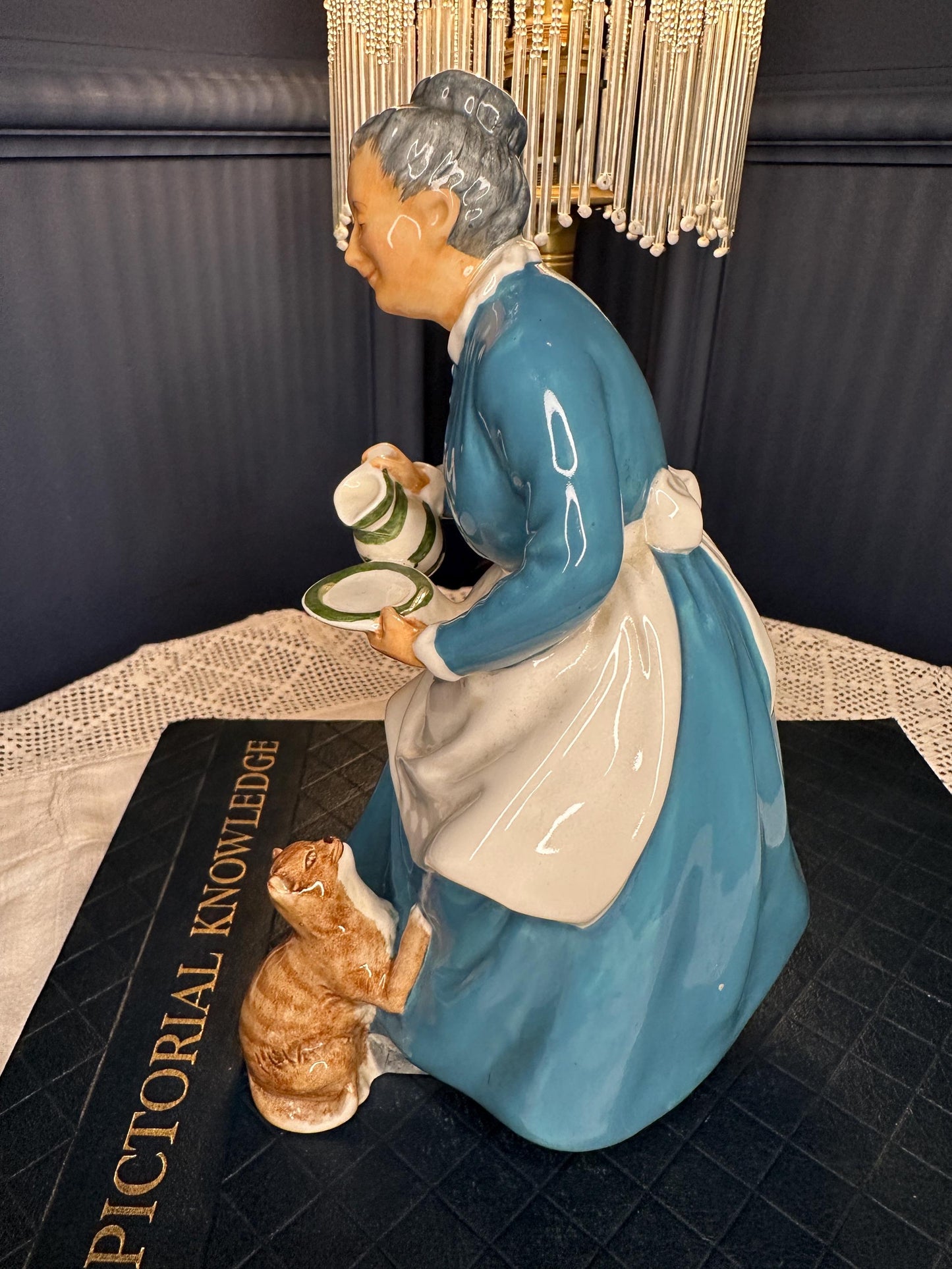 Royal Doulton "The Favourite" HN 2249 Figurine - Vintage 1959 English Bone China - Elderly Lady Feeding Cat - Hand Painted Porcelain
