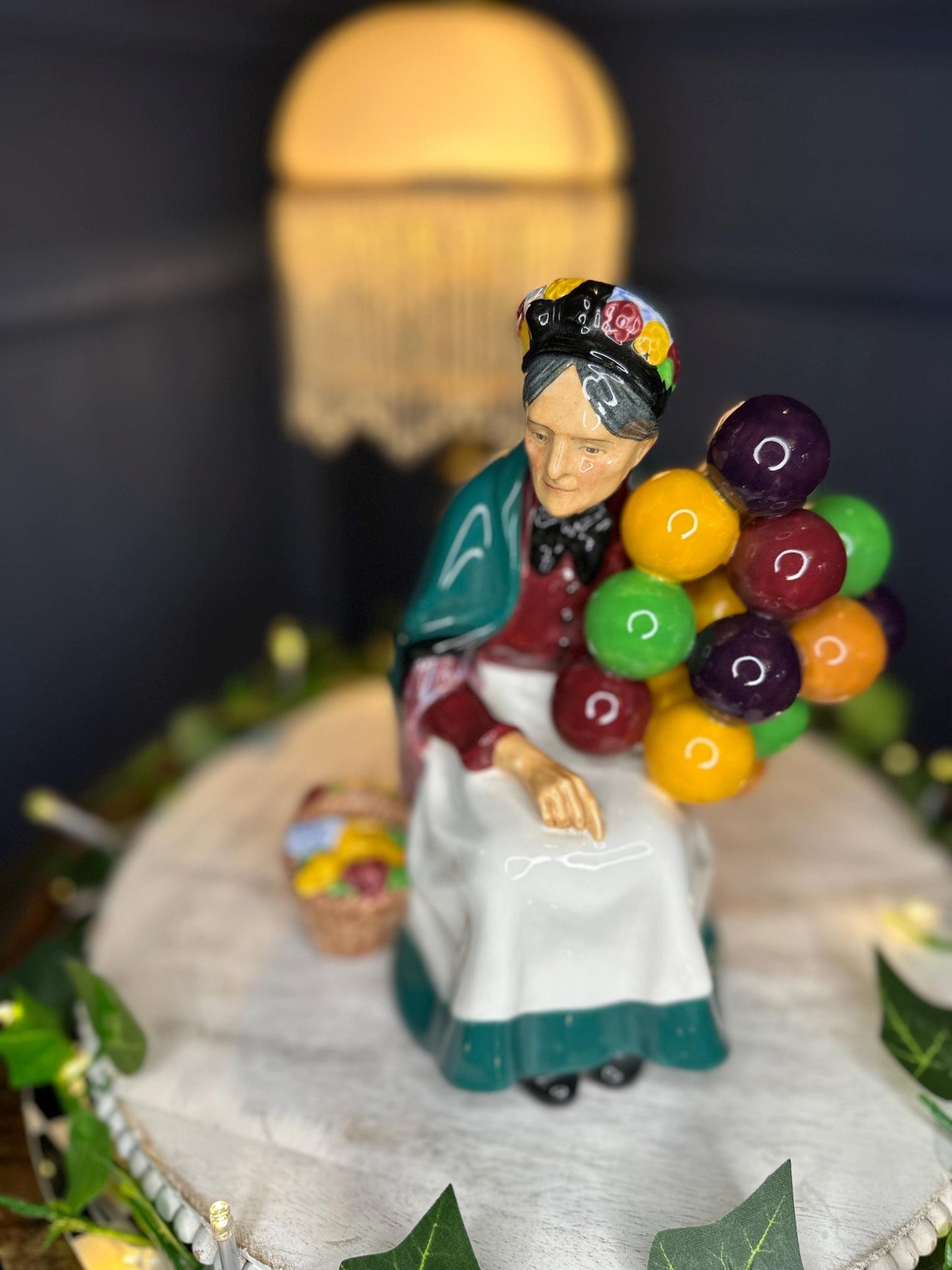 Vintage Royal Doulton Figurine: The Old Balloon Seller HN1315, Hand-Painted Bone China