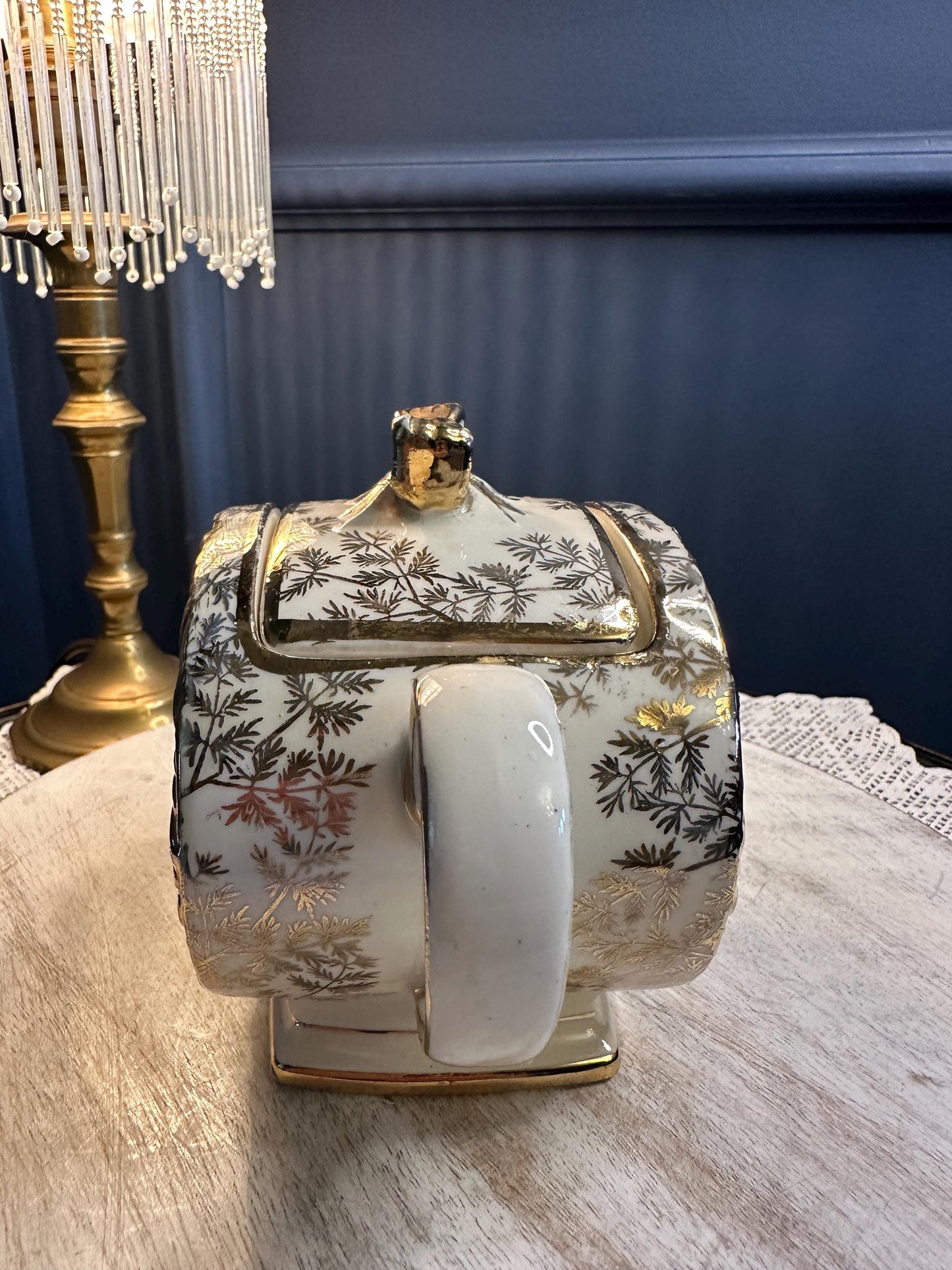 Vintage Sadler England Sugar Bowl with Lid – Cottage Scene Fine Bone China – Gold Gilded Porcelain – English Tea Set – Double Handle