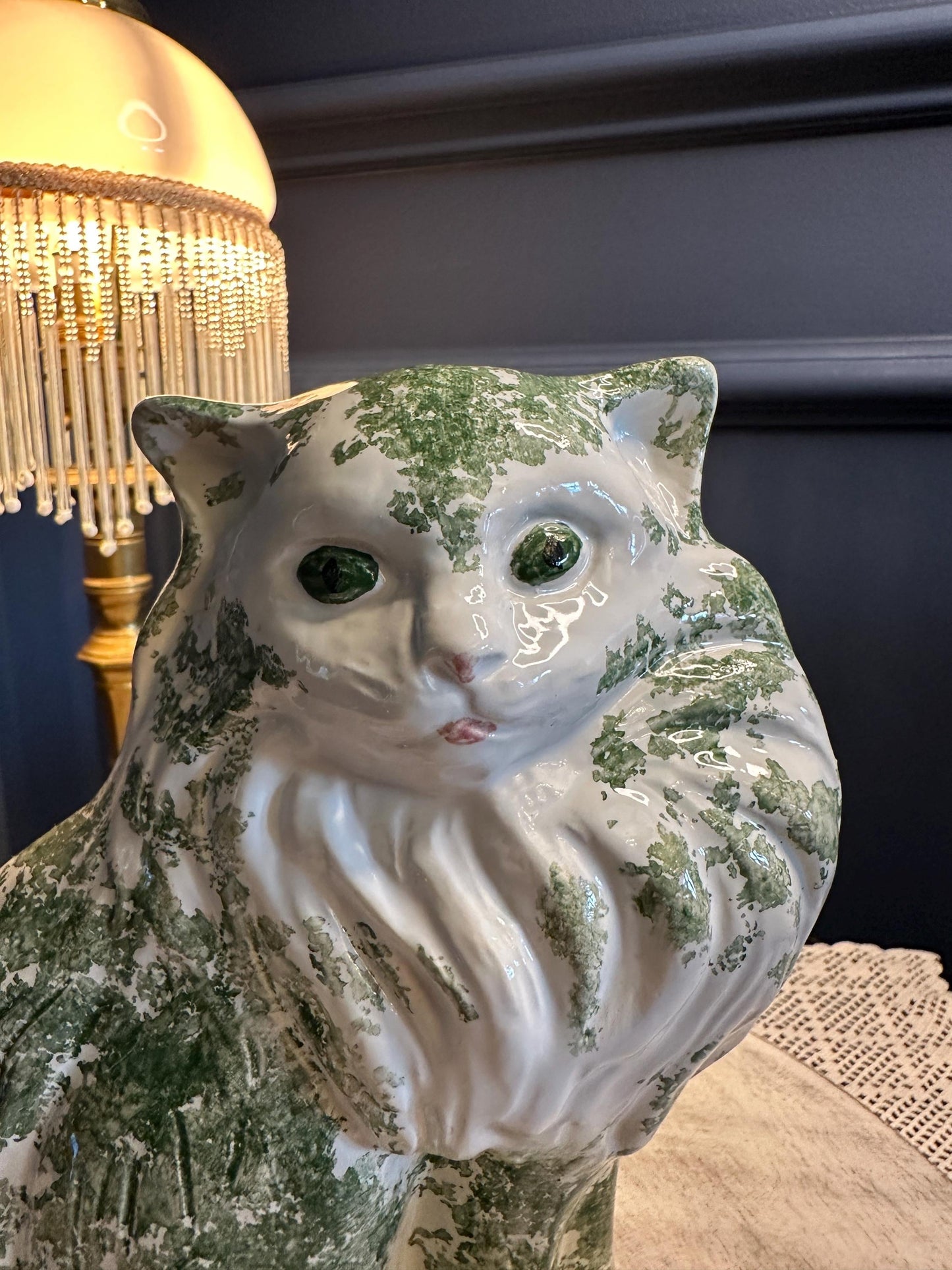 Vintage Patricia Hay Ceramics Green & White Cat Figurine – Handcrafted Pottery Cat Ornament (20cm)