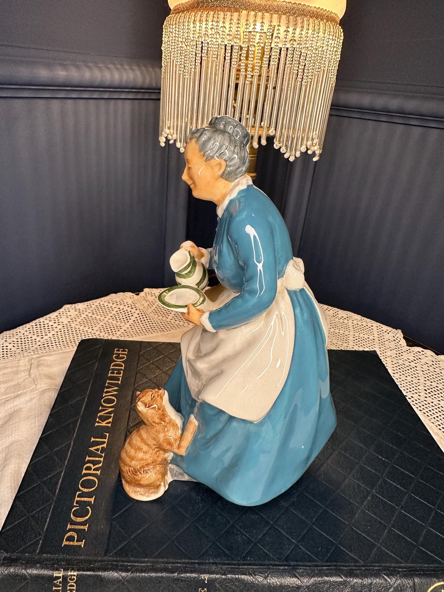 Royal Doulton "The Favourite" HN 2249 Figurine - Vintage 1959 English Bone China - Elderly Lady Feeding Cat - Hand Painted Porcelain