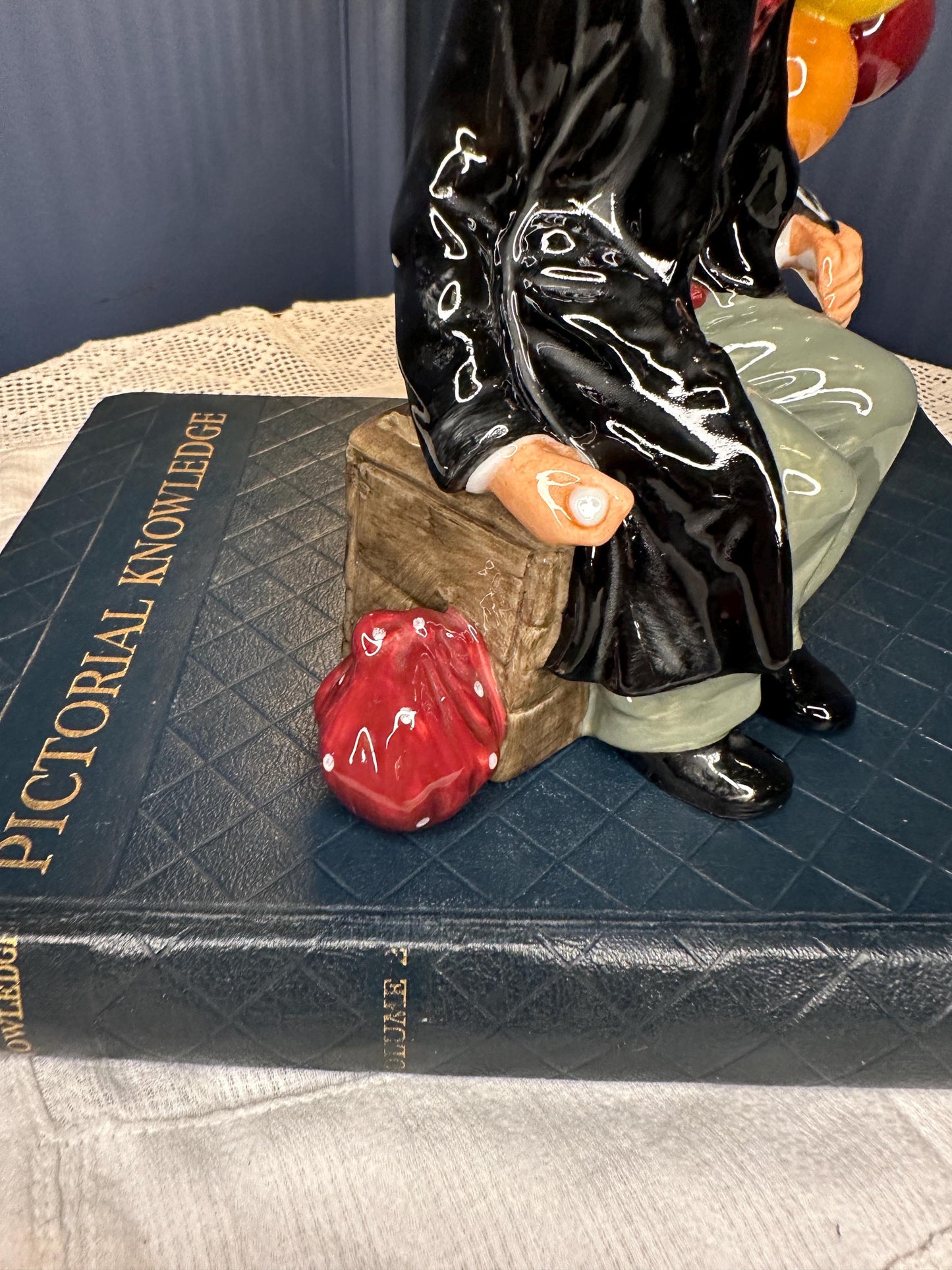 Royal Doulton Balloon Man HN1954 Figurine Early Backstamp Vintage Hand Painted England Leslie Harradine Collectible Ceramic Figure